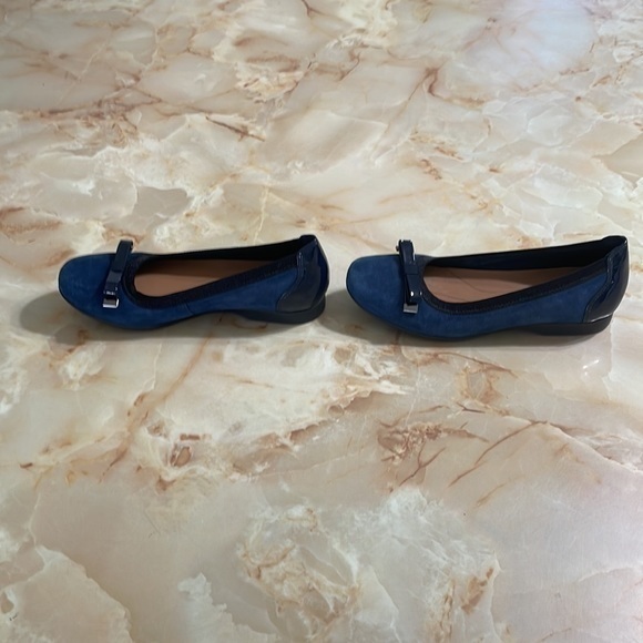 Clarks Unstructured Un Darcey Bow Navy Ballet Flats New Without a Box Size 6 - Picture 7 of 10